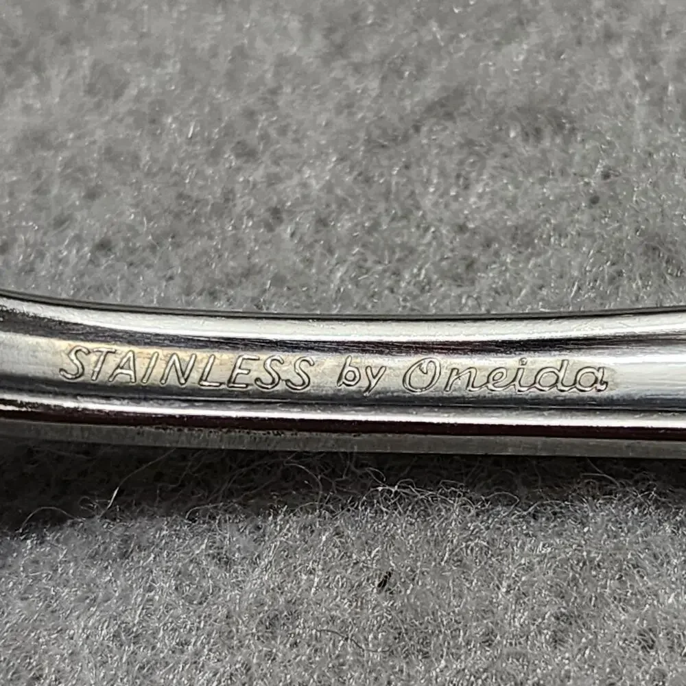 Oneida ASHMORE Floral Design Burnished Handle Dinner Spoon Flatware Replacement